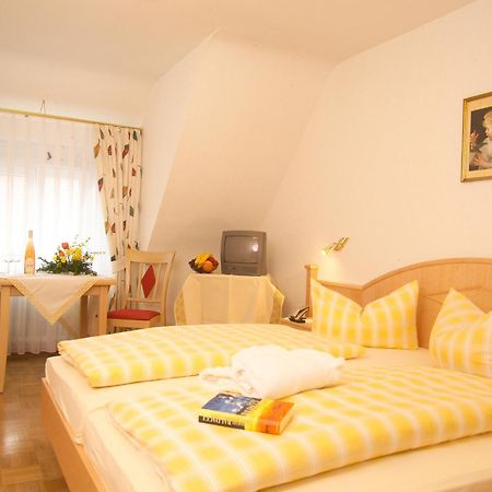 Gasthaus-Pension Zum Kreuz Stuhlingen Εξωτερικό φωτογραφία