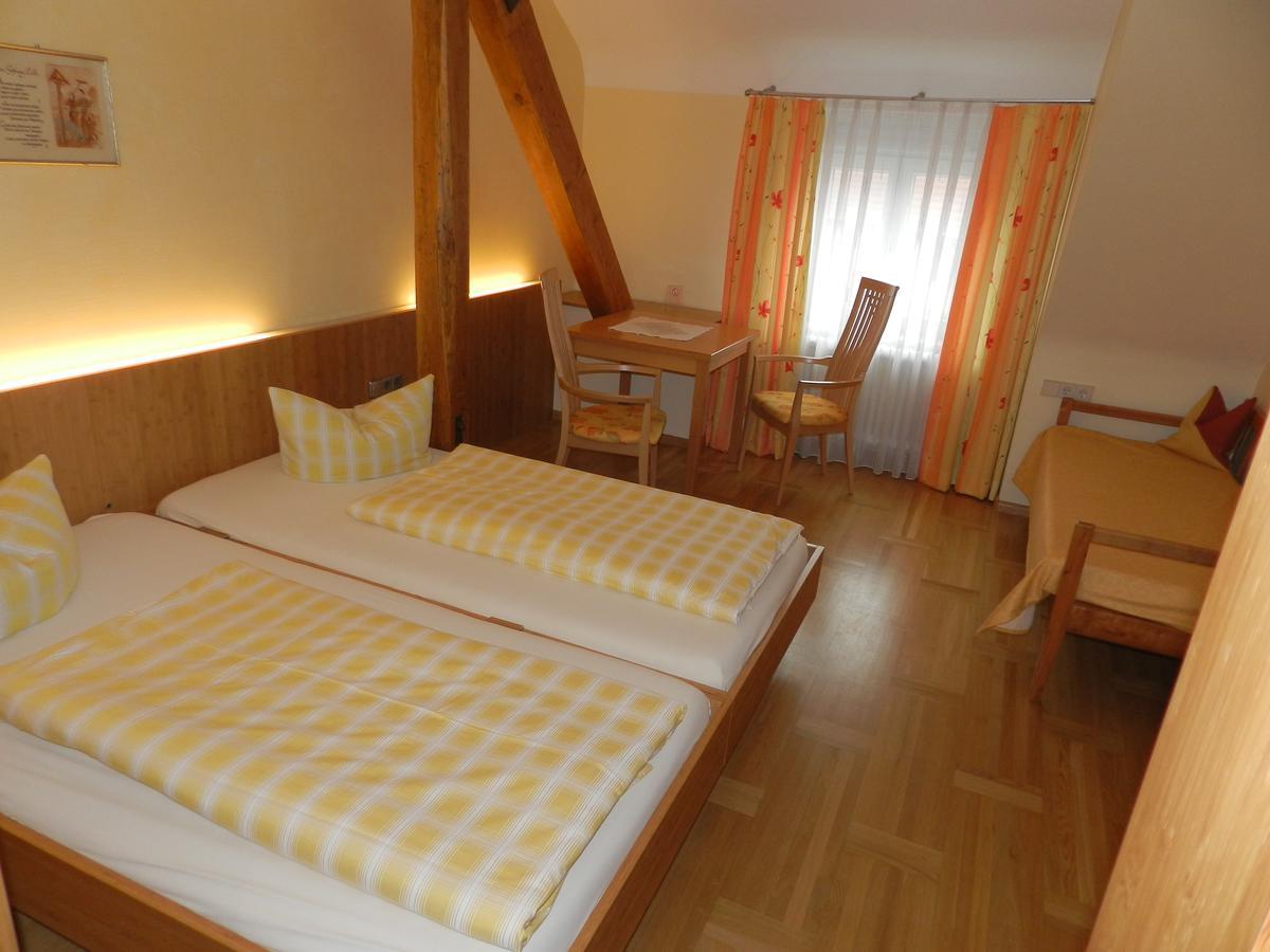 Gasthaus-Pension Zum Kreuz Stuhlingen Εξωτερικό φωτογραφία